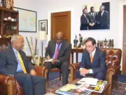 Presidente Petro asiste a funeral de Jesse Jackson en Chicago y regresa para votar en elecciones