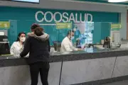 Procuraduría investiga a cinco interventores de Coosalud EPS y suspende a uno por tres meses