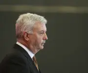 Quebec exige renuncia del CEO de Air Canada por no hablar francés tras tragedia