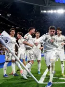 Real Madrid remonta en el derbi madrileño y se acerca al Barcelona en LaLiga