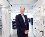 Roberto Junguito Pombo deja la presidencia de Organización Corona tras siete años