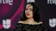 Rosalía abandona concierto en Milán por intoxicación alimentaria durante gira internacional