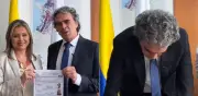 Sergio Fajardo y Edna Bonilla oficializan su candidatura presidencial en la Registraduría