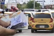 Taxista de Medellín gana 2 millones en una carrera viral: historia de un viaje inesperado