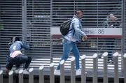 Transmilenio enfrenta crisis de evasión con 1.690 puertas faltantes en estaciones