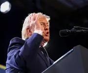 Trump anticipa fin cercano de guerra con Irán y calma mercados petroleros