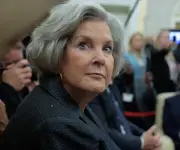 Trump anuncia que jefa de gabinete Susie Wiles tiene cáncer y continuará en su cargo