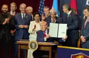 Trump firma acuerdo para coalición militar contra narcotráfico en Latinoamérica