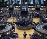 Wall Street abre al alza tras informe de acercamiento secreto entre Irán y Estados Unidos