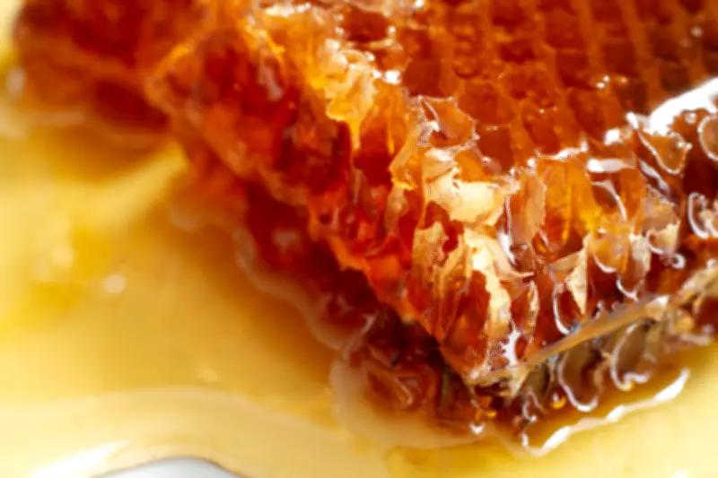 8 beneficios de la miel de abeja para la salud y cómo identificar la pura