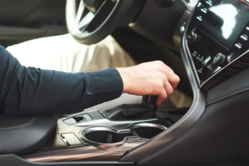 8 hábitos clave para cuidar la transmisión manual de tu carro