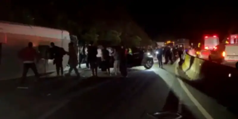 Accidente de bus en la curva de Shilim deja cuatro heridos y moviliza operativo de rescate