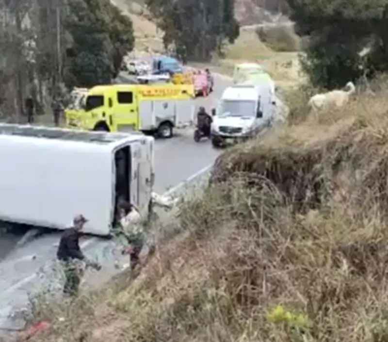 Accidente de bus en vía Tunja-Villa de Leyva deja 11 heridos en Boyacá