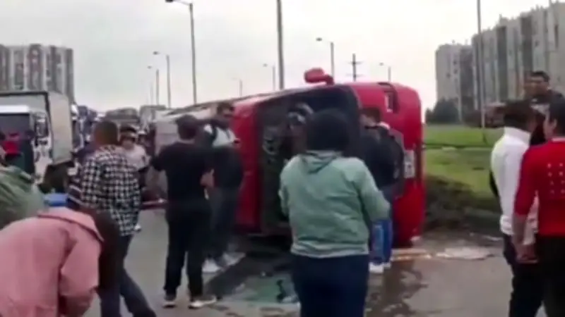 Accidente de bus intermunicipal en autopista sur de Bogotá causa caos
