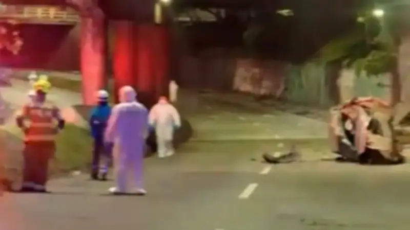 Accidente en Medellín: dos muertos y tres heridos en Villa Nueva