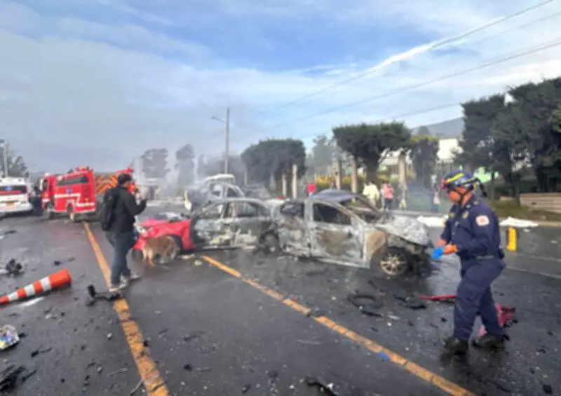 Accidente en peaje de Zipaquirá deja 5 muertos y 21 heridos tras choque de tractocamión