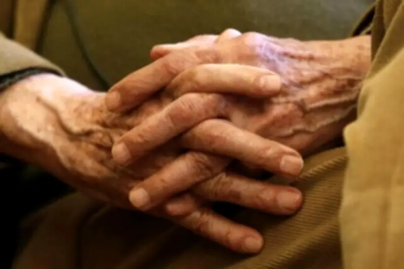 Alarma en Colombia: Parkinson se triplica en jóvenes menores de 50 años