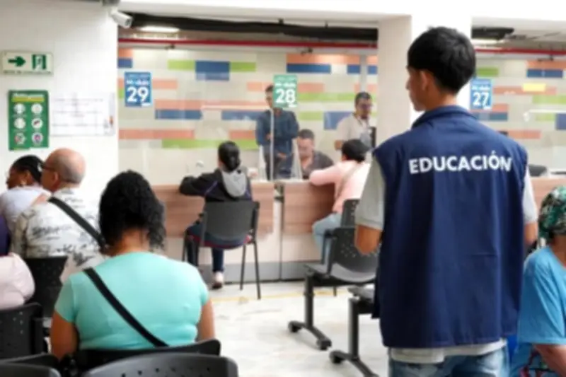 Alcaldía de Cali inicia recarga y entrega de tarjetas MIO para estudiantes beneficiarios del programa de permanencia escolar