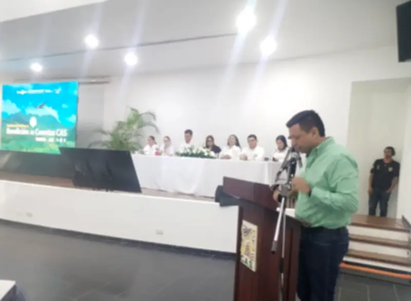 Alcalde de Charalá alerta por demoras en permisos ambientales para pavimentación