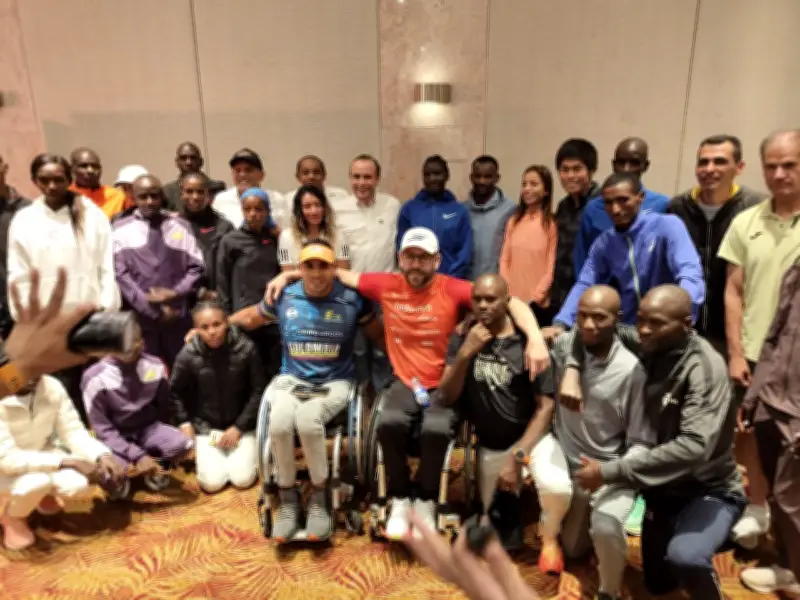 Alcalde Eder presenta atletas élite para la Maratón de Cali 2026