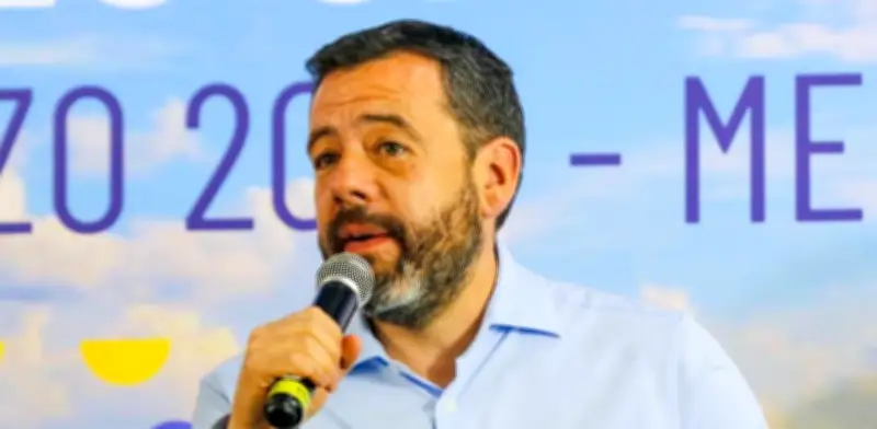 Alcalde Galán califica como delincuentes a jóvenes que confesaron en podcast plan para vandalizar transporte masivo