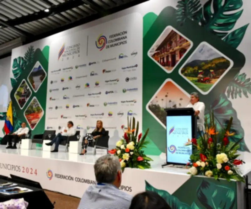 Alcaldes rechazan responsabilidad por alza del impuesto predial en varias regiones del país