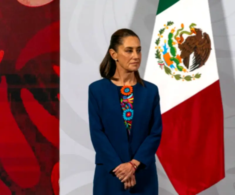 Aprobación de Sheinbaum cae a mínimo en abril por corrupción y economía