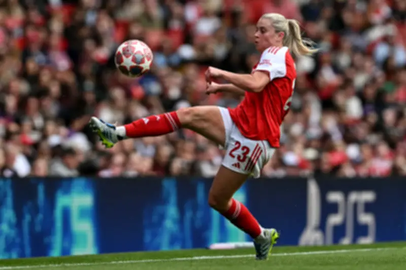 Arsenal vence 2-1 a Lyon en semifinal de Champions femenina
