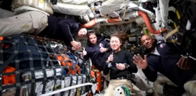 Artemis II: Astronautas recurren a métodos alternativos por fallas en el baño espacial
