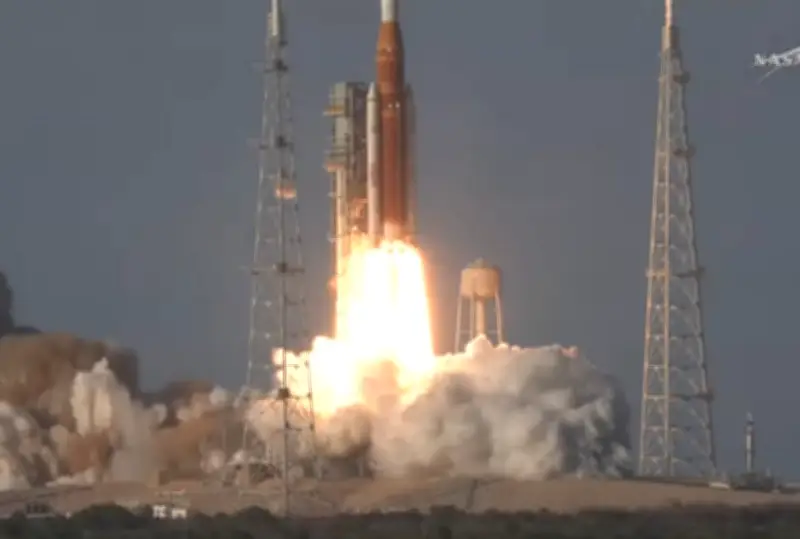 Artemis II despega: Cuatro astronautas inician histórica misión orbital a la Luna