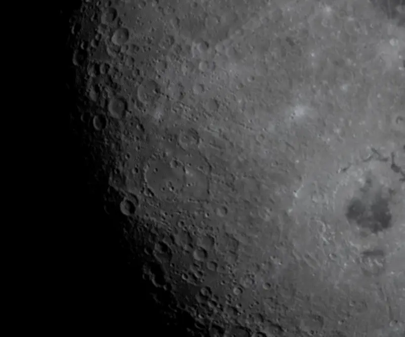 Artemis II revela imágenes inéditas del lado oculto de la Luna tras récord histórico