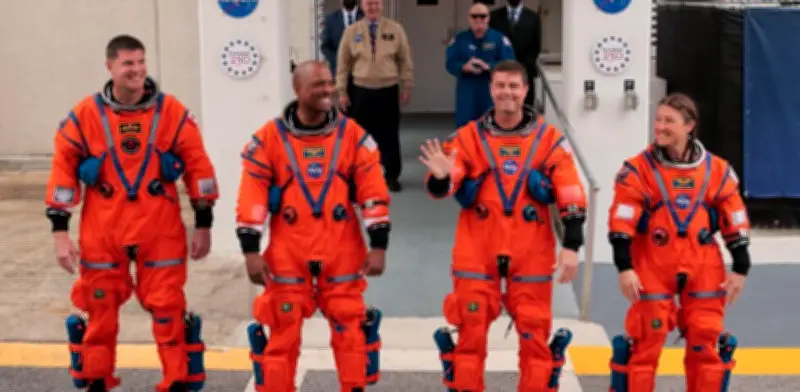 Astronautas de Artemis II arriban a plataforma de lanzamiento en Cabo Cañaveral