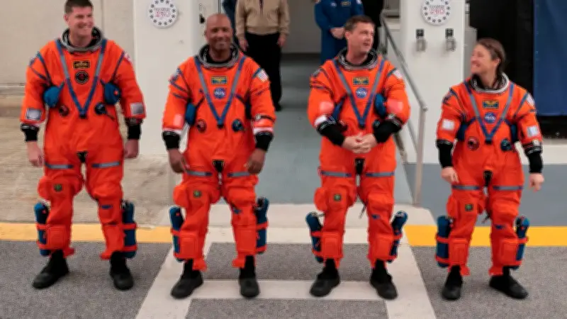 Astronautas de Artemis II despiertan en la nave Orion y orbitan la Tierra en su primer día