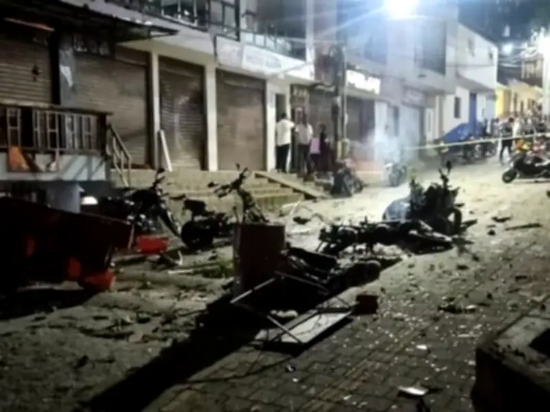 Atentado con motobomba en Briceño, Antioquia, deja un policía herido y daños materiales