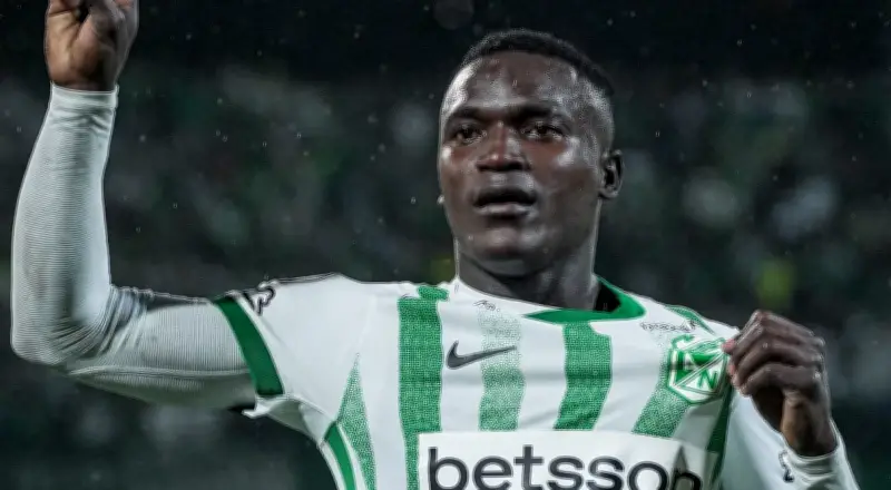 Atlético Nacional responde a denuncias de Kevin Viveros y amenaza con acciones legales