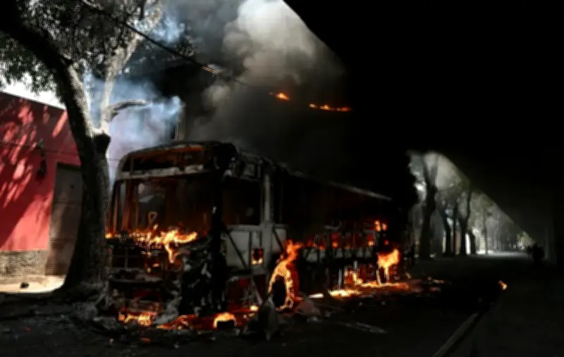 Autobuses de Río en el fuego cruzado de la guerra entre narcos y policía