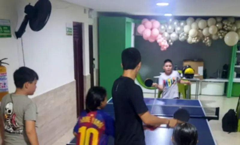 Barrio La Joya inaugura escuela gratuita de tenis de mesa para todas las edades