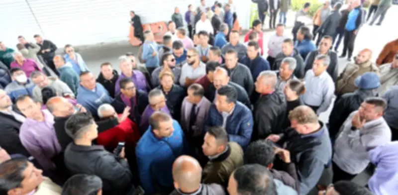 Batalla campal de taxistas en El Dorado afecta a 30.000 pasajeros y desata caos en Bogotá