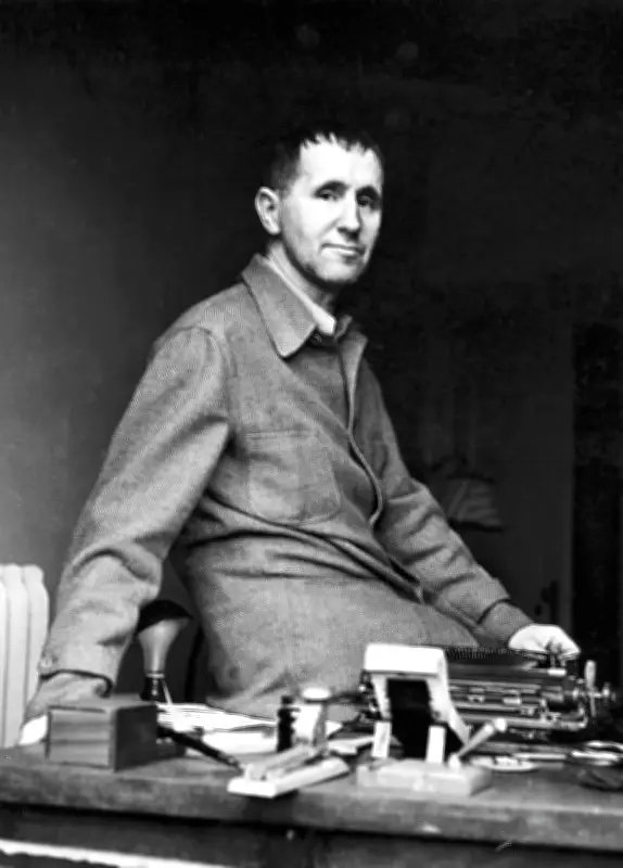Bertolt Brecht: el dramaturgo que desafió al poder con su pluma