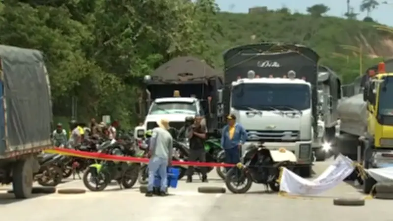 Bloqueos por avalúo catastral cumplen cuatro días en Santander y Boyacá