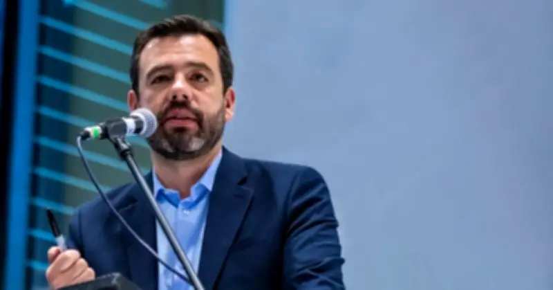 Bogotá declara guerra al caos en andenes con decreto que regula ventas informales