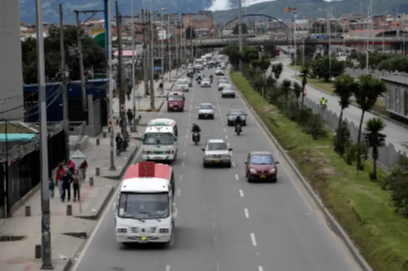 Bogotá enfrenta caos vial con obras y restricciones de pico y placa este 1 de abril