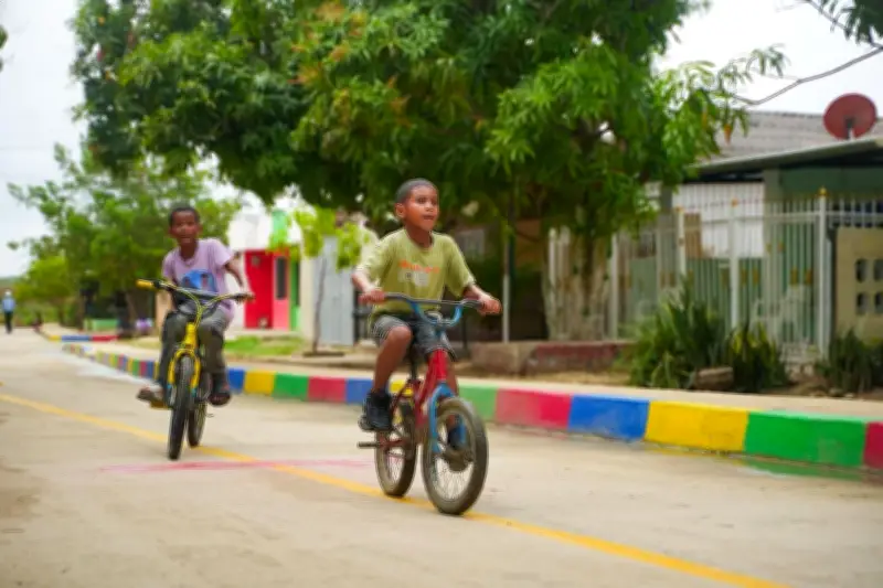 Bolívar inaugura calle pavimentada en San Estanislao de Kostka con inversión del programa Compi