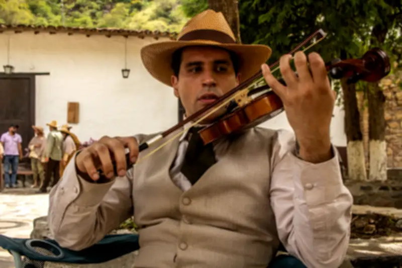 Canal TRO estrena 'El Silencio', bioserie sobre el músico Luis A. Calvo