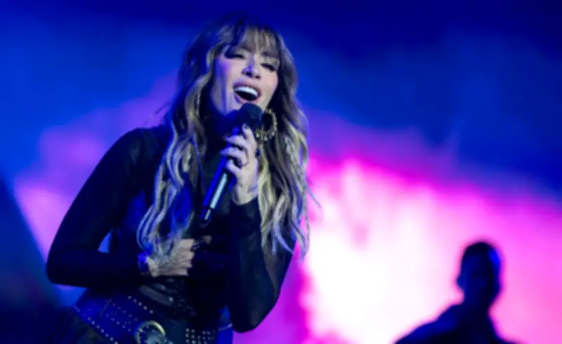 Canciones de desamor de los 2000: Himnos que marcaron a una generación