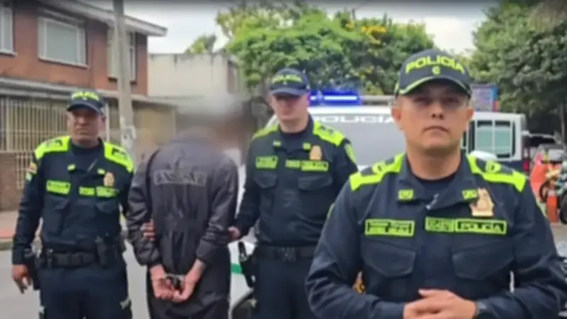 Capturan a dos hombres por intento de hurto en Teusaquillo: uno con brazalete del Inpec