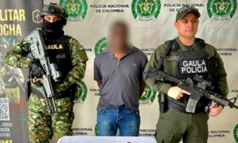 Capturan en Bucaramanga a extorsionista que se hacía pasar por militar para amenazar comerciantes
