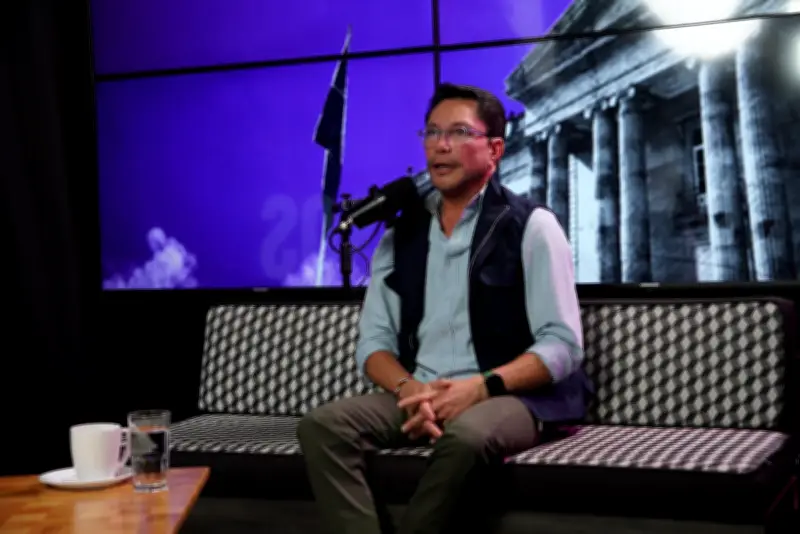 Carlos Caicedo presenta 10 propuestas para 2026: pago a jóvenes por estudiar y ministerio de paz