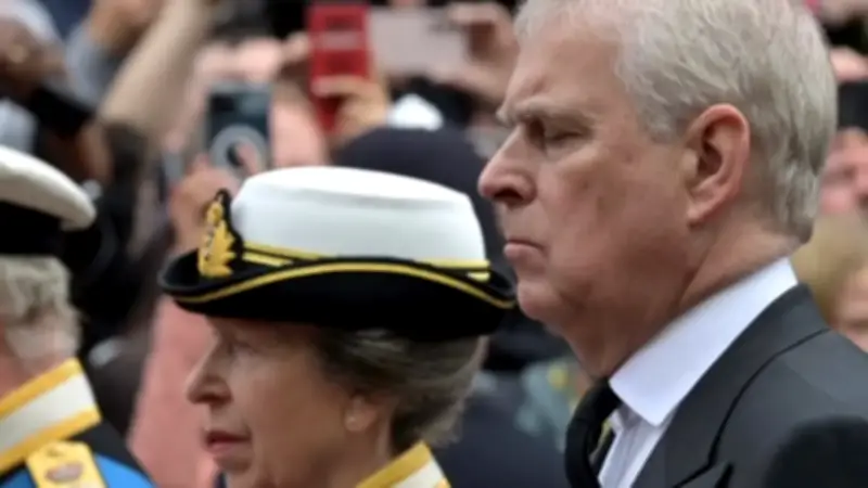 Carlos III insta a EE.UU. a respaldar a Ucrania y defiende la OTAN