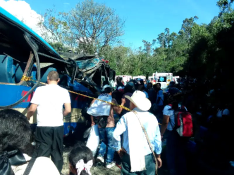 Cauca de luto: despedida masiva a víctimas de ataque en Cajibío